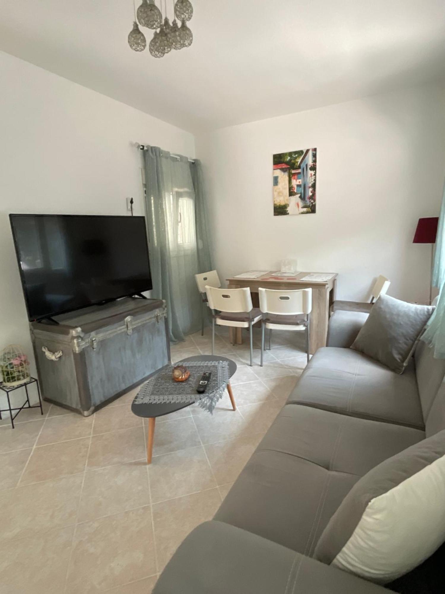 Comfy Myrvalis Apartment 아기아 트리아스 외부 사진